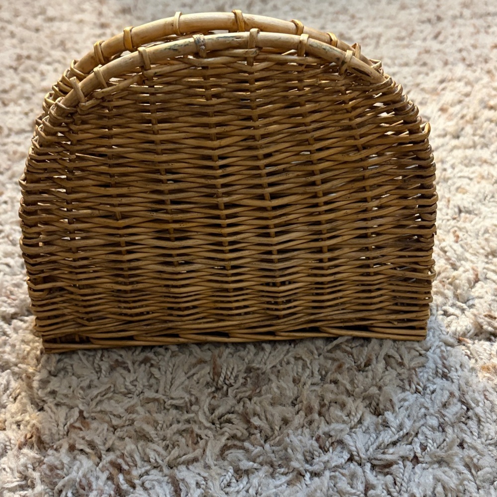 Vintage Woven Wicker Country Cottage Core Napkin Holder - Picture 4 of 6